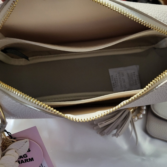 Nanette Lepore Cream Leather Shoulder Bag. NWT . - Picture 3 of 4
